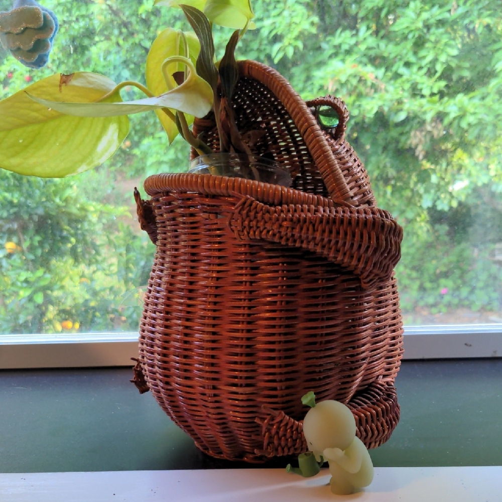 🐸Vintage Mid Century Wicker Frog Basket🧺